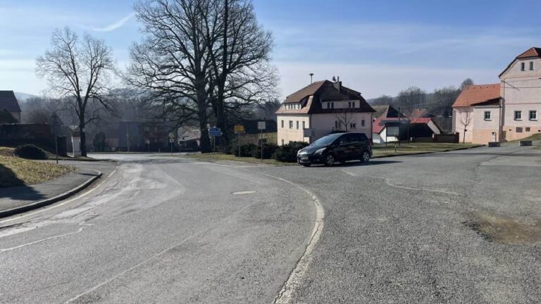 Přejít na článek: Plzeňský kraj investuje do modernizace silnice mezi Hradcem a Stodem téměř 17 milionů korun
